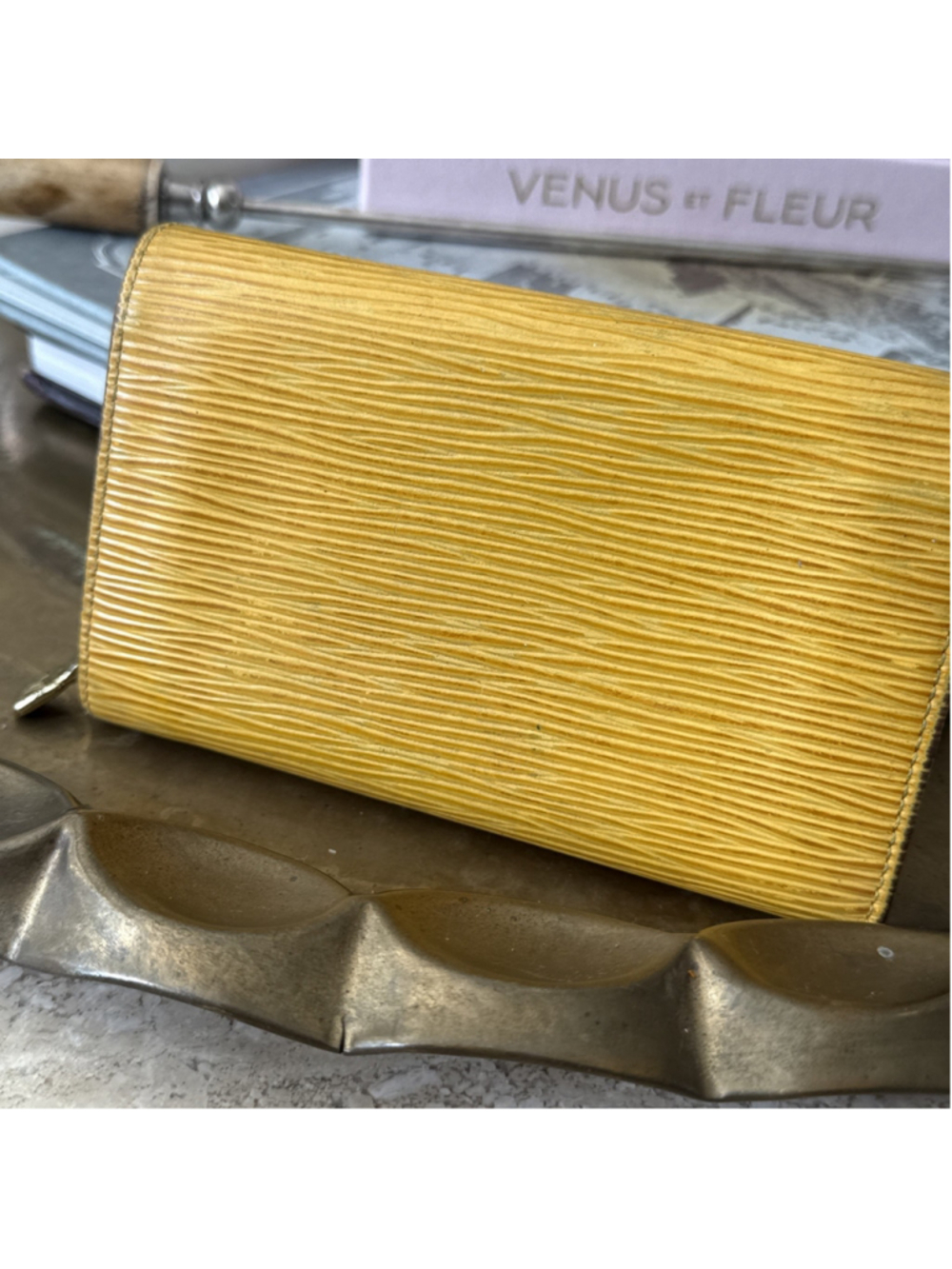 LOUIS VUITTON Epi Leather Bi-Fold Wallet Portefeuille Trésor Folding Wallet - Picture 3 of 10